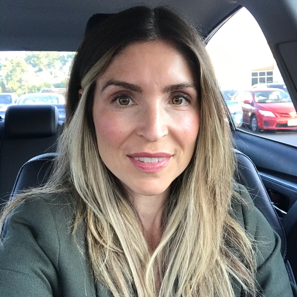Meet your Posher, Lora